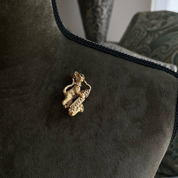 1928 “Cool Cat The Jazz Meo-sician Pin” Sunglasses Saxophone Kitten Gold Brooch - Picture 9 of 12